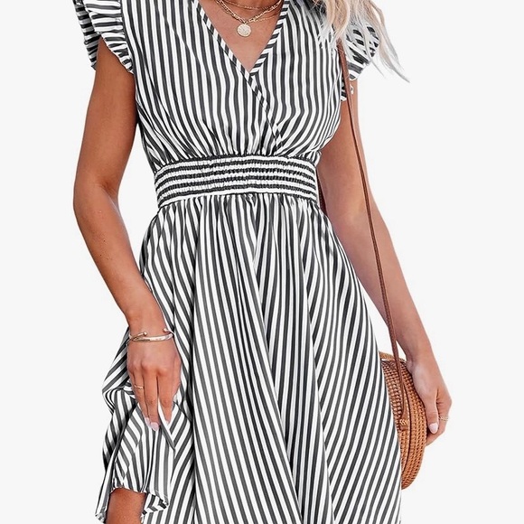 Cupshe Dresses & Skirts - Cupshe Black and White Striped Midi Dress